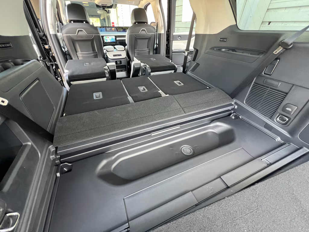 2026 Infinite Black Metallic Clearcoat Lincoln Navigator Premiere 4X4 SUV