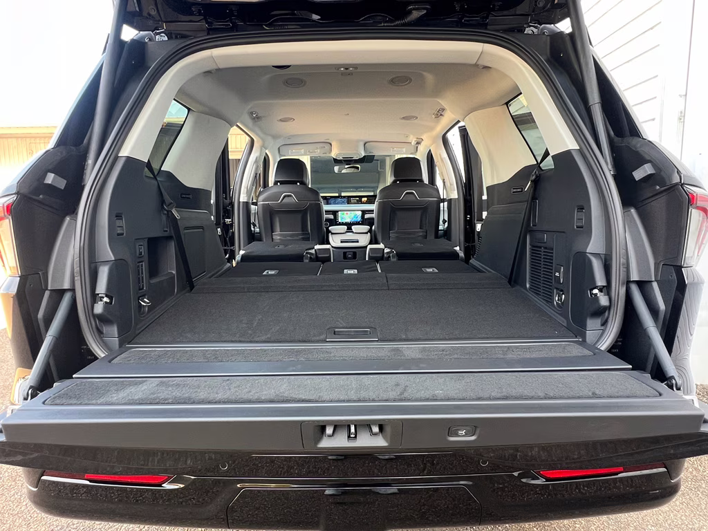 2026 Infinite Black Metallic Clearcoat Lincoln Navigator Premiere 4X4 SUV