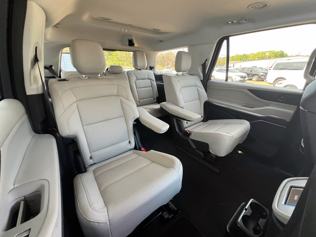 2026 Infinite Black Metallic Clearcoat Lincoln Navigator Premiere 4X4 SUV