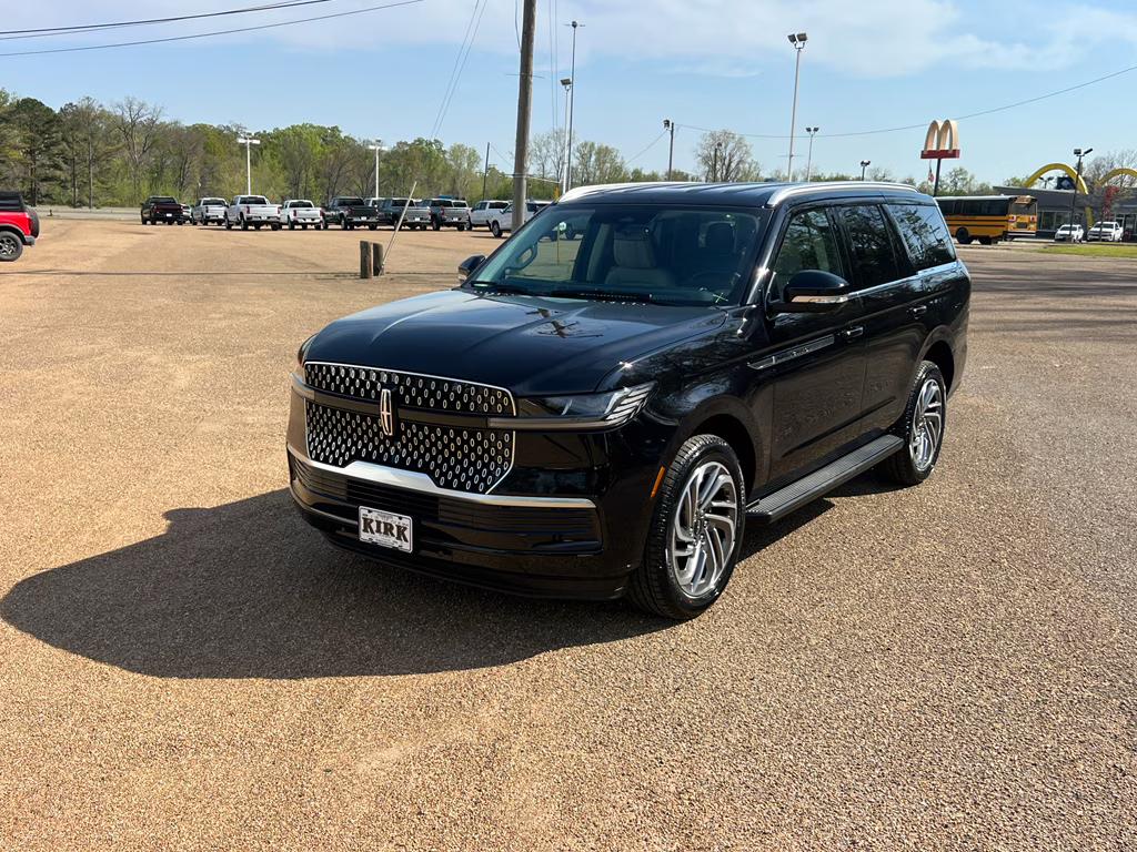 2026 Infinite Black Metallic Clearcoat Lincoln Navigator Premiere 4X4 SUV