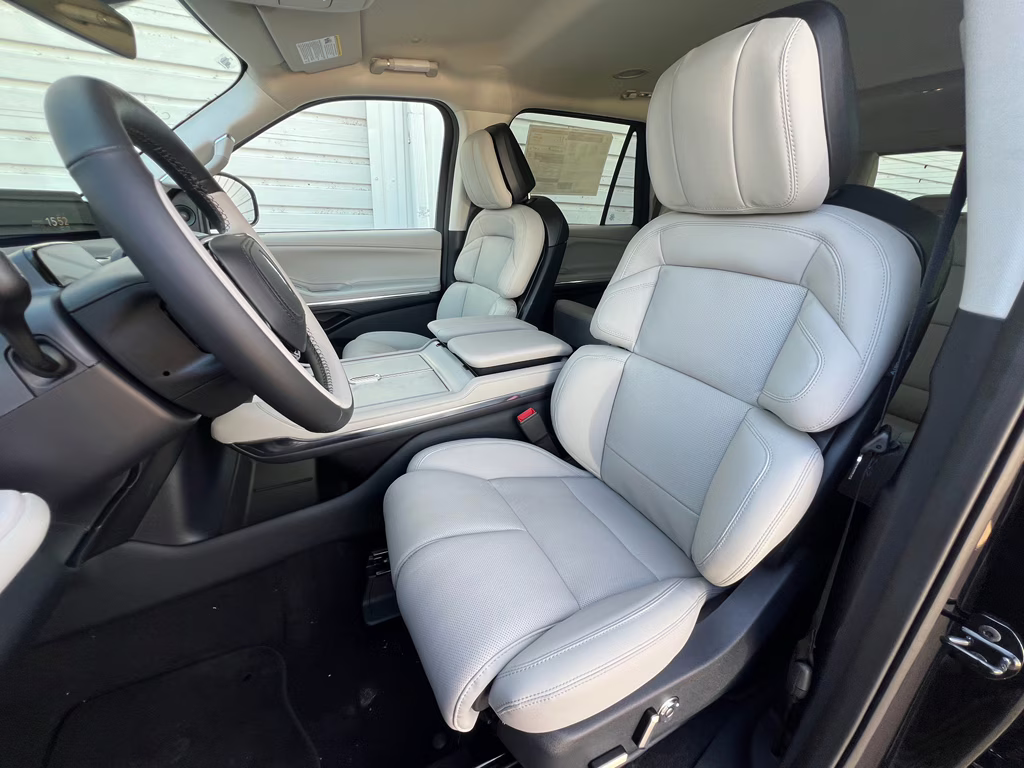 2026 Infinite Black Metallic Clearcoat Lincoln Navigator Premiere 4X4 SUV