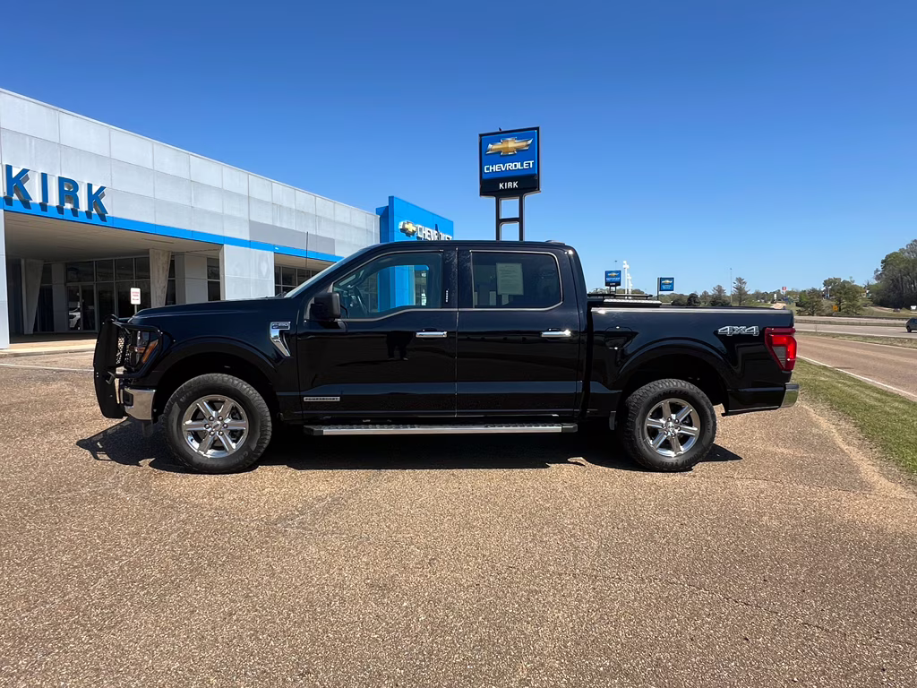 2024 Agate Black Metallic Ford F-150 XLT 4X4 Truck
