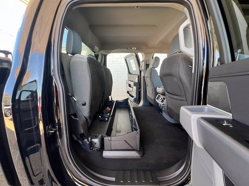 2024 Agate Black Metallic Ford F-150 XLT 4X4 Truck