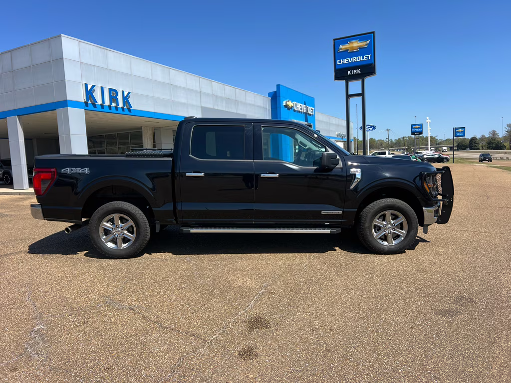 2024 Agate Black Metallic Ford F-150 XLT 4X4 Truck