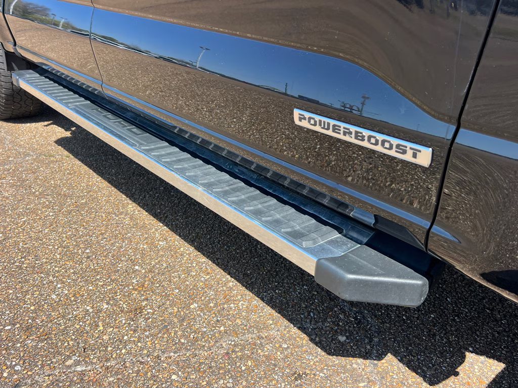 2024 Agate Black Metallic Ford F-150 XLT 4X4 Truck