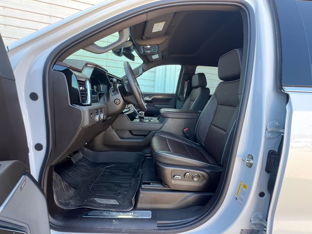 2024 White Frost Tricoat GMC Sierra Denali 4X4 Truck