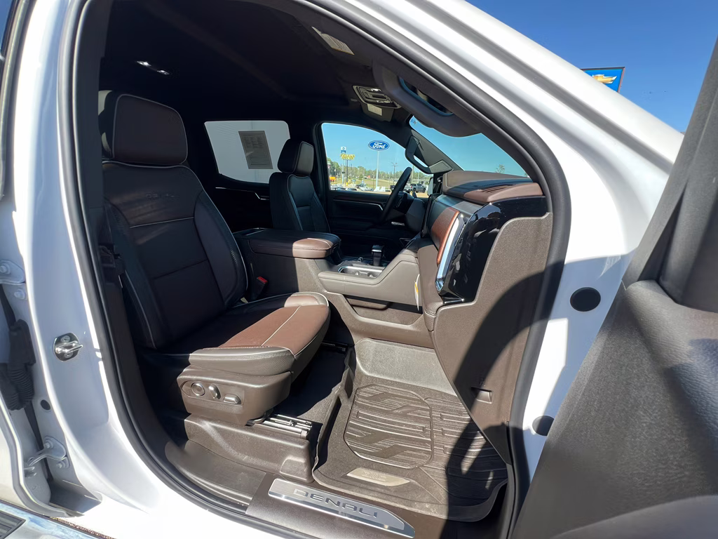2024 White Frost Tricoat GMC Sierra Denali 4X4 Truck