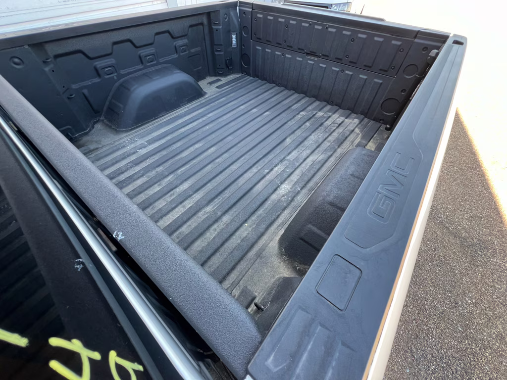 2024 White Frost Tricoat GMC Sierra Denali 4X4 Truck