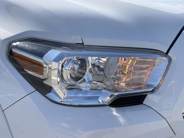 2021 Super White Toyota Tacoma 2WD SR5 RWD Truck