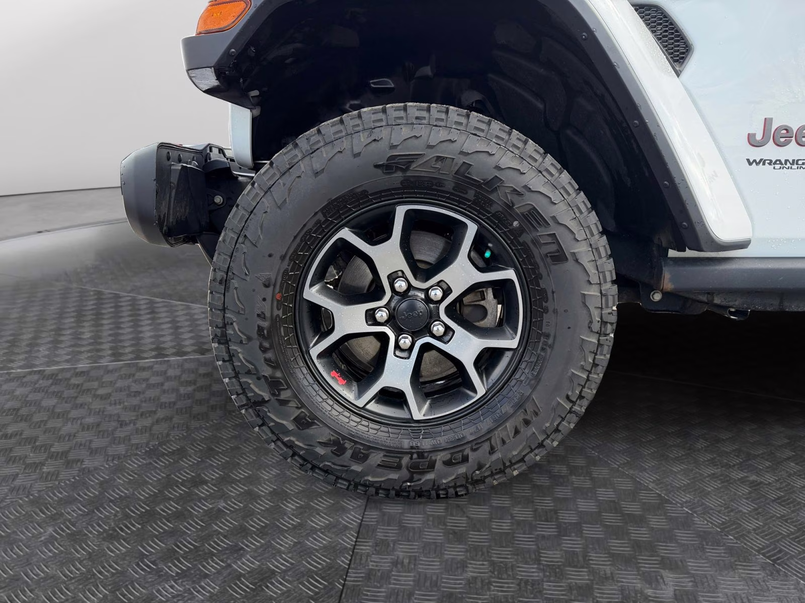 2018 Bright White Clearcoat Jeep Wrangler Unlimited Rubicon 4X4 SUV