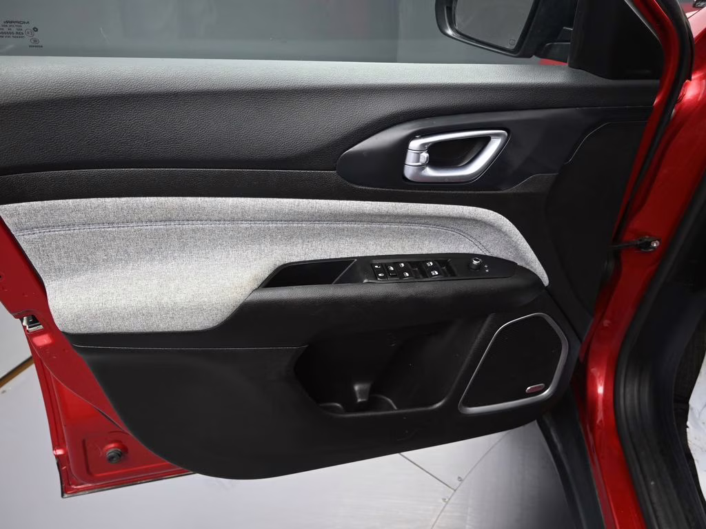 2025 Red Hot Pearlcoat Jeep Compass Latitude 4X4 SUV