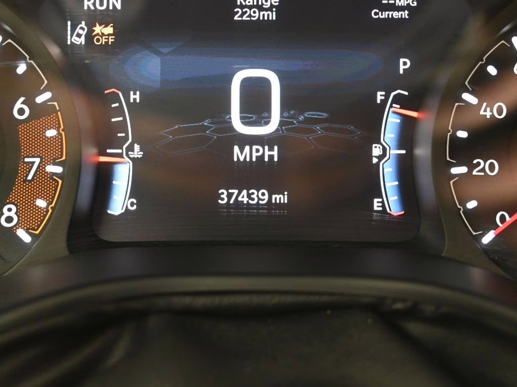 2025 Red Hot Pearlcoat Jeep Compass Latitude 4X4 SUV