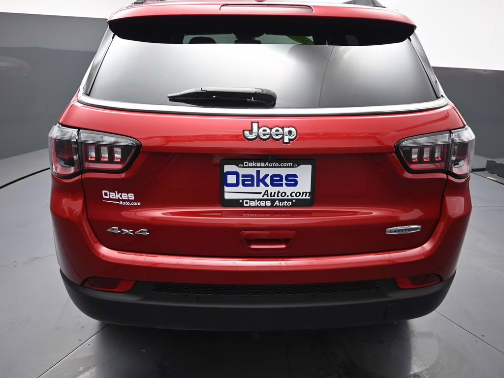 2025 Red Hot Pearlcoat Jeep Compass Latitude 4X4 SUV