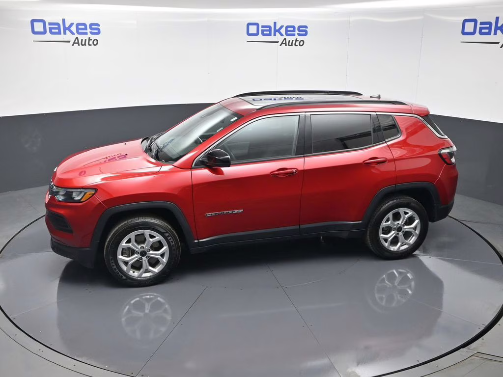 2025 Red Hot Pearlcoat Jeep Compass Latitude 4X4 SUV