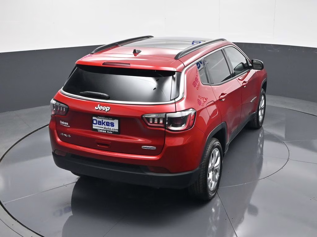 2025 Red Hot Pearlcoat Jeep Compass Latitude 4X4 SUV