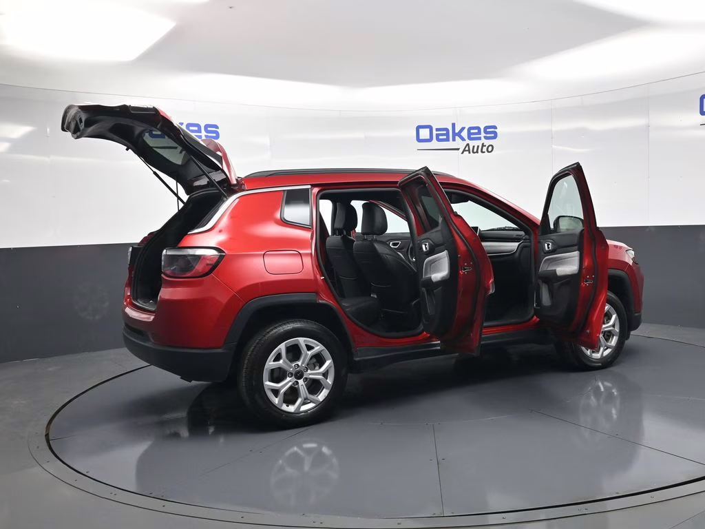 2025 Red Hot Pearlcoat Jeep Compass Latitude 4X4 SUV