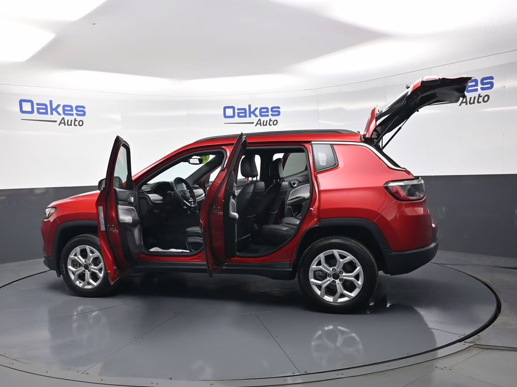 2025 Red Hot Pearlcoat Jeep Compass Latitude 4X4 SUV