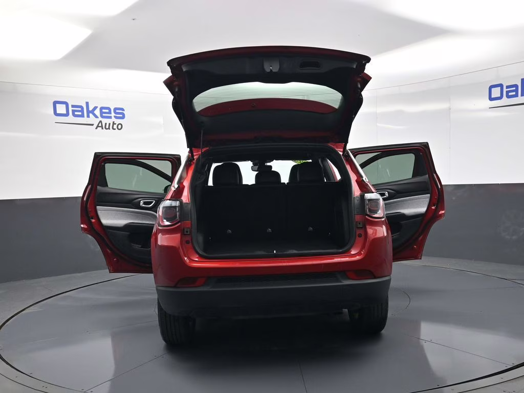 2025 Red Hot Pearlcoat Jeep Compass Latitude 4X4 SUV