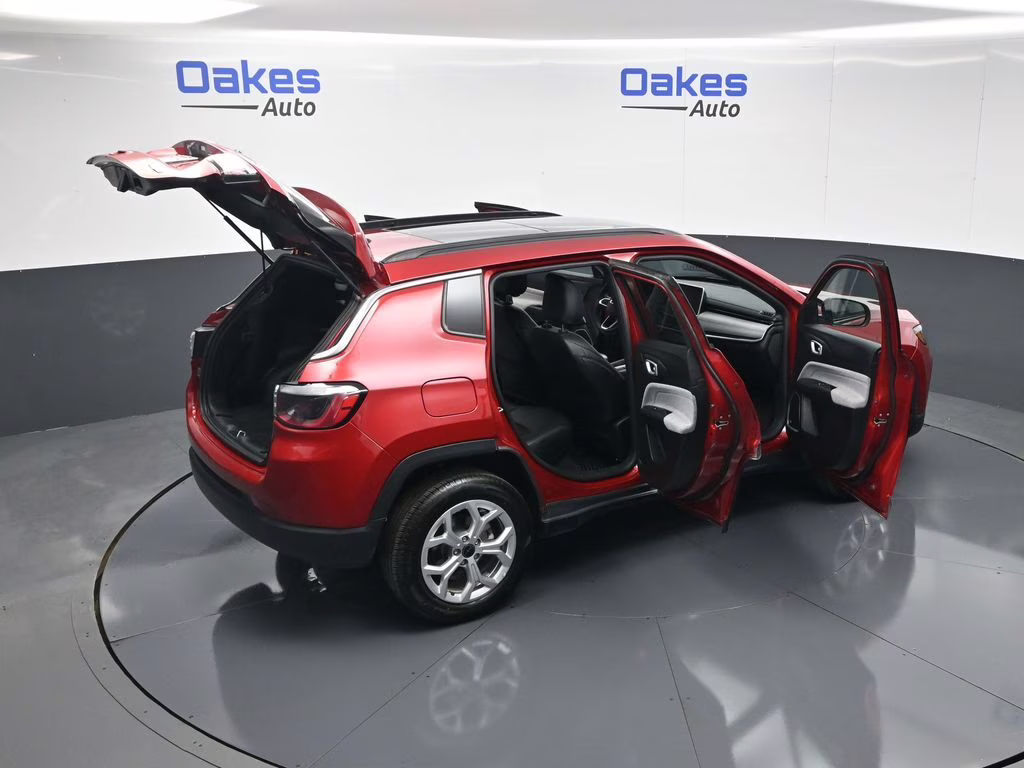 2025 Red Hot Pearlcoat Jeep Compass Latitude 4X4 SUV