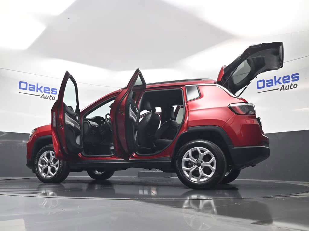 2025 Red Hot Pearlcoat Jeep Compass Latitude 4X4 SUV