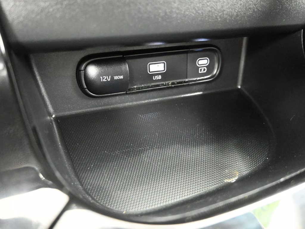 2024 Clear White/Black Roof Kia Seltos X-Line AWD SUV