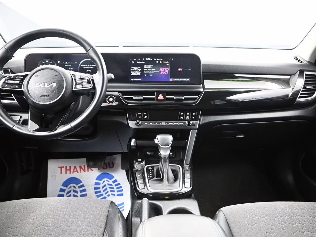 2024 Clear White/Black Roof Kia Seltos X-Line AWD SUV