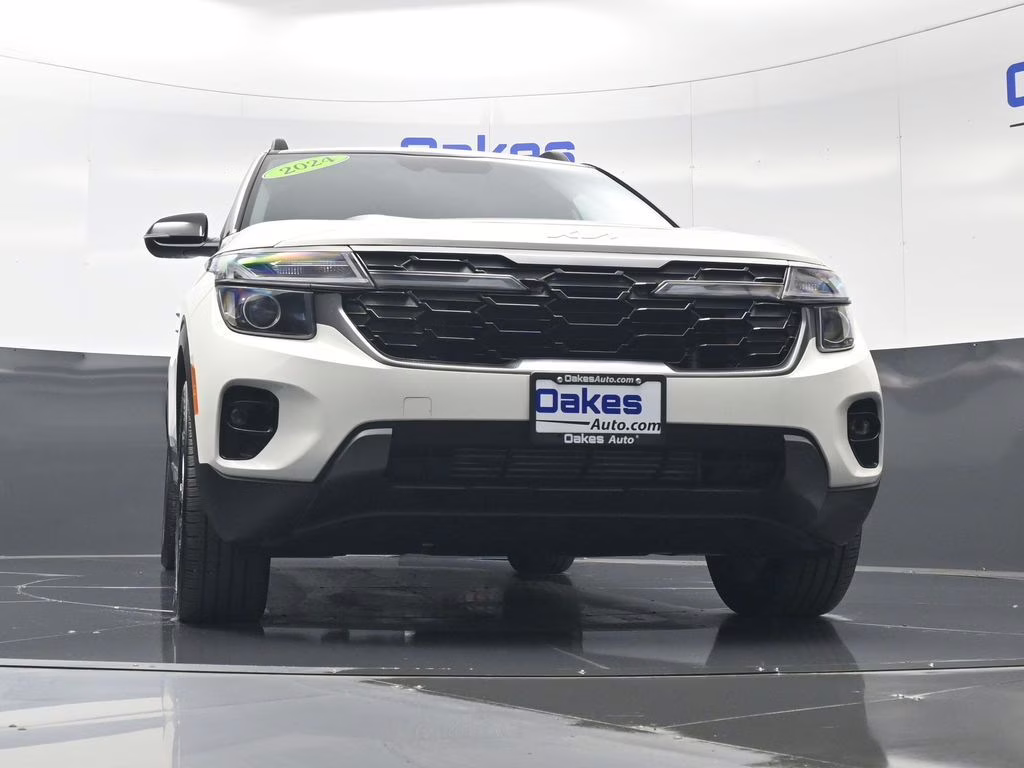 2024 Clear White/Black Roof Kia Seltos X-Line AWD SUV
