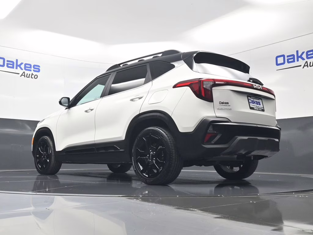 2024 Clear White/Black Roof Kia Seltos X-Line AWD SUV
