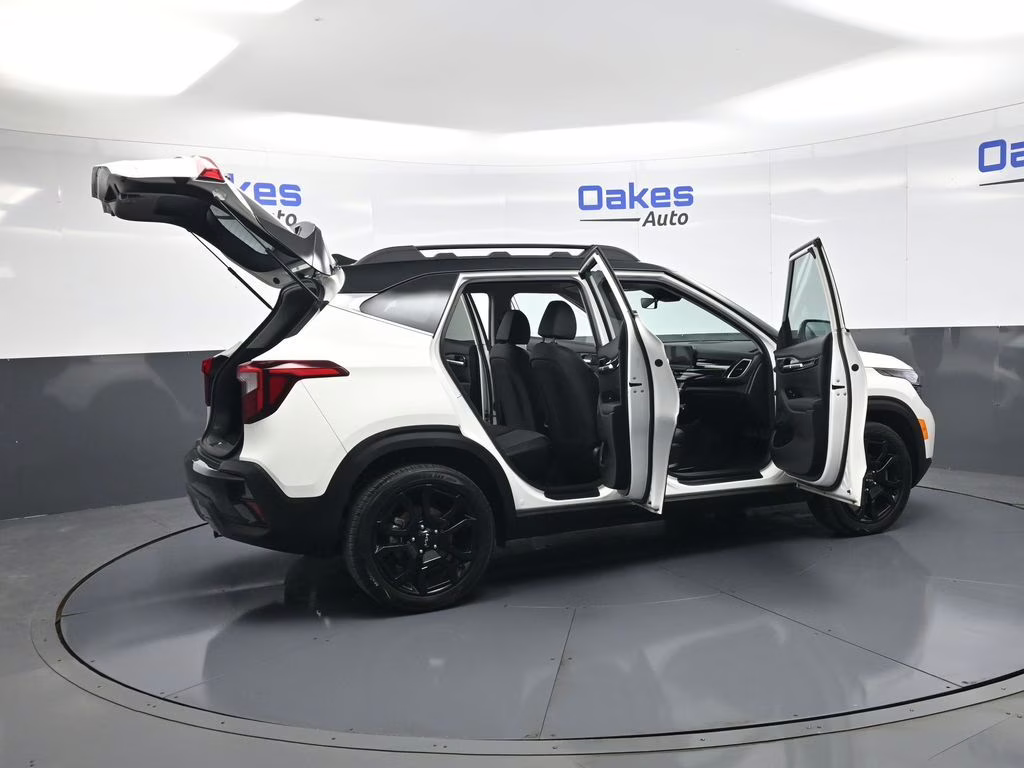 2024 Clear White/Black Roof Kia Seltos X-Line AWD SUV