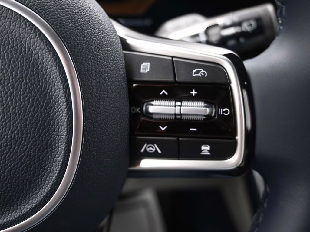 2026 Ceramic Silver Kia Carnival EX FWD Van