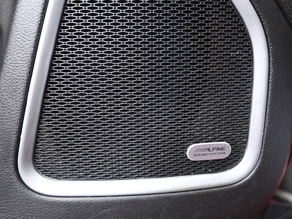 2025 Red Hot Pearlcoat Jeep Compass Latitude 4X4 SUV