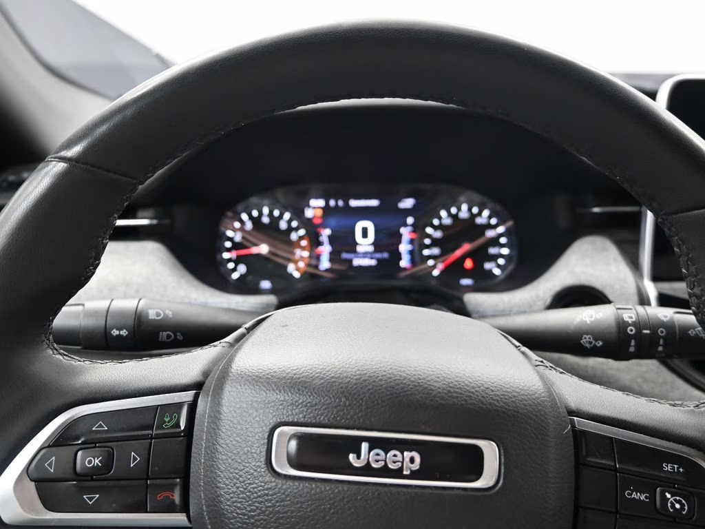 2025 Red Hot Pearlcoat Jeep Compass Latitude 4X4 SUV