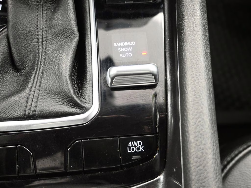 2025 Red Hot Pearlcoat Jeep Compass Latitude 4X4 SUV