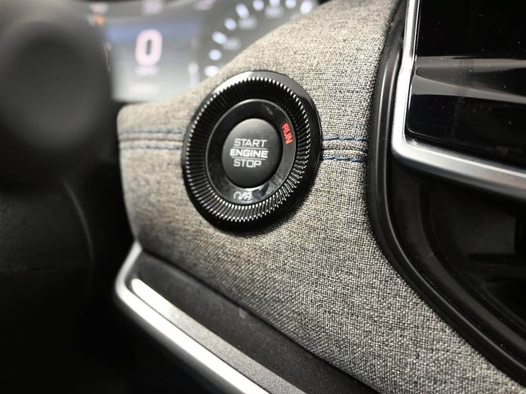 2025 Red Hot Pearlcoat Jeep Compass Latitude 4X4 SUV