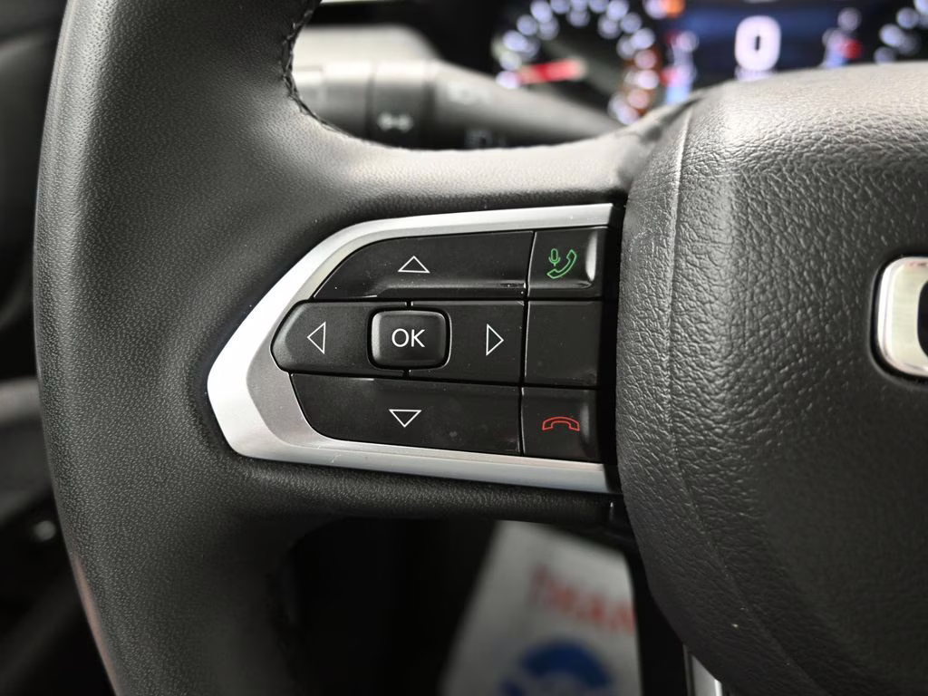 2025 Red Hot Pearlcoat Jeep Compass Latitude 4X4 SUV