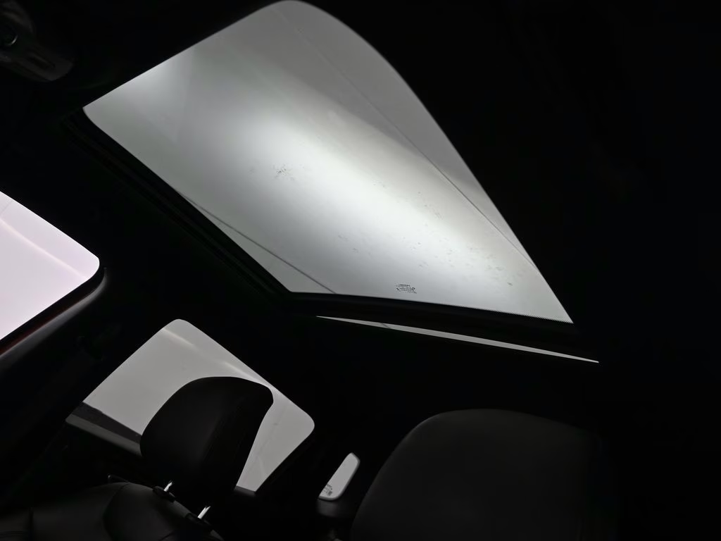 2025 Red Hot Pearlcoat Jeep Compass Latitude 4X4 SUV