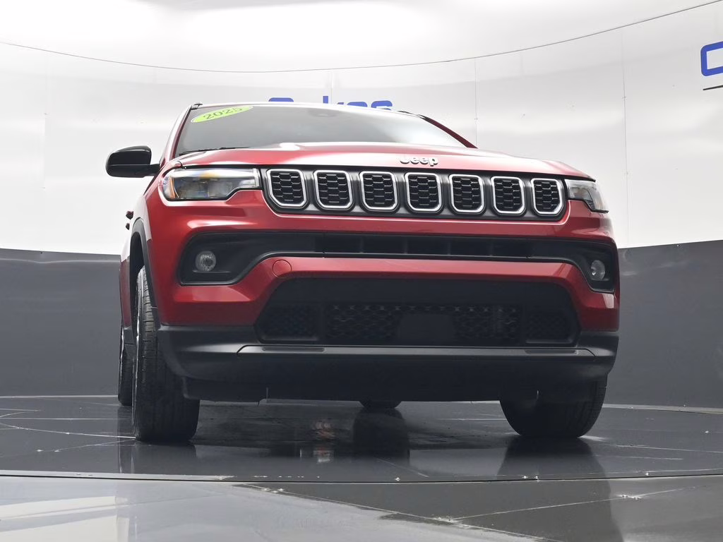 2025 Red Hot Pearlcoat Jeep Compass Latitude 4X4 SUV