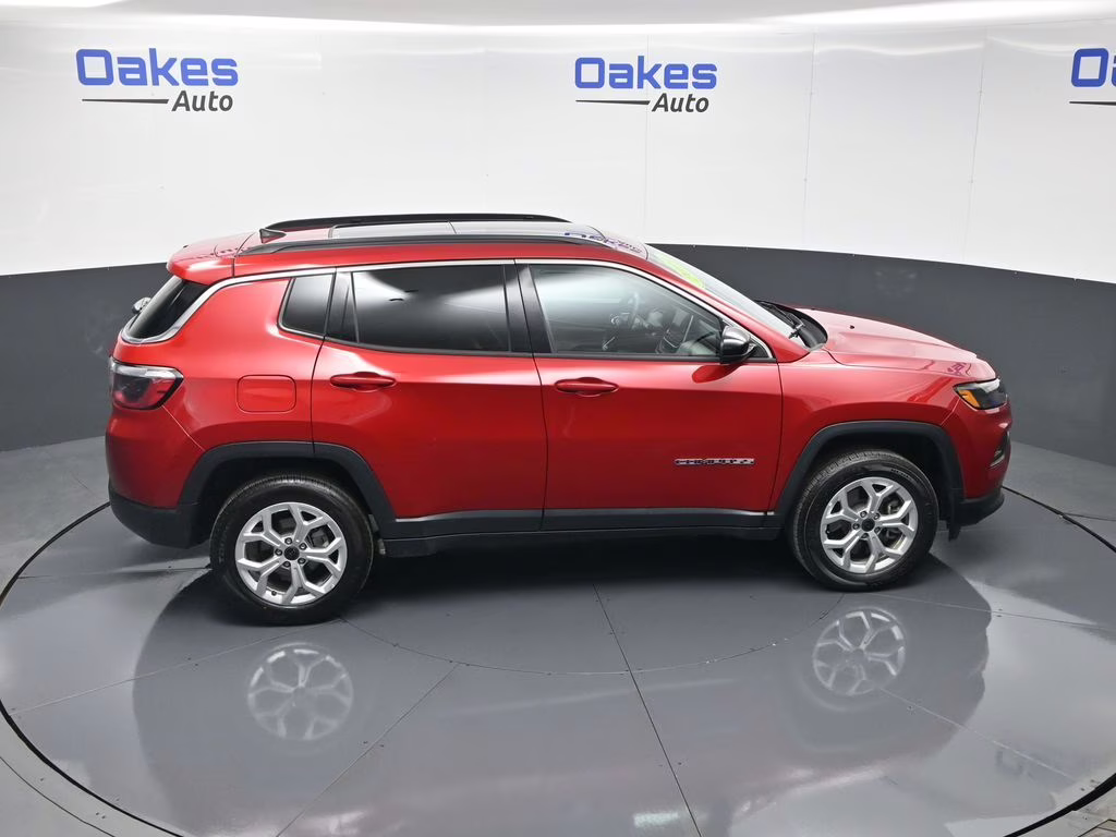 2025 Red Hot Pearlcoat Jeep Compass Latitude 4X4 SUV