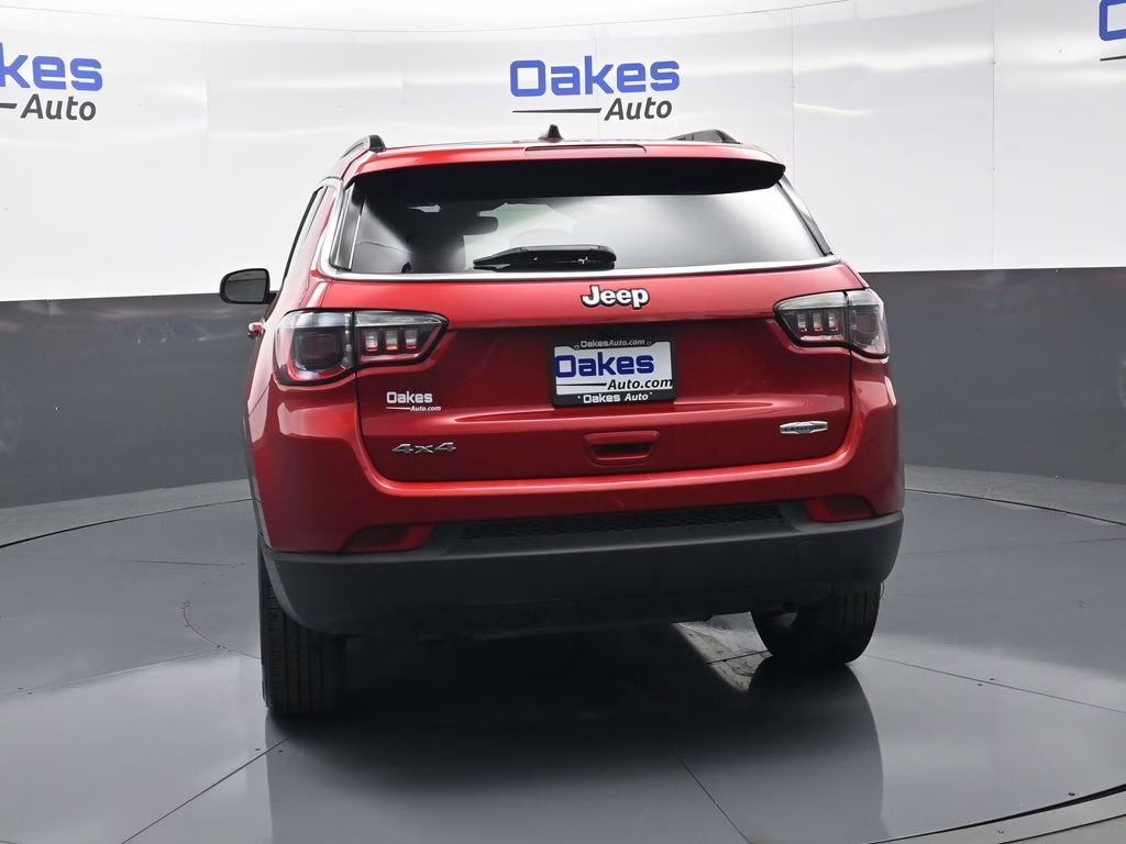 2025 Red Hot Pearlcoat Jeep Compass Latitude 4X4 SUV