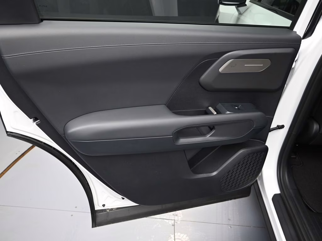 2027 Glacial White Pearl Kia Telluride S AWD SUV