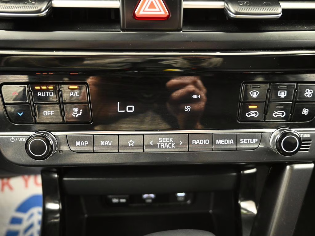 2024 Clear White/Black Roof Kia Seltos X-Line AWD SUV