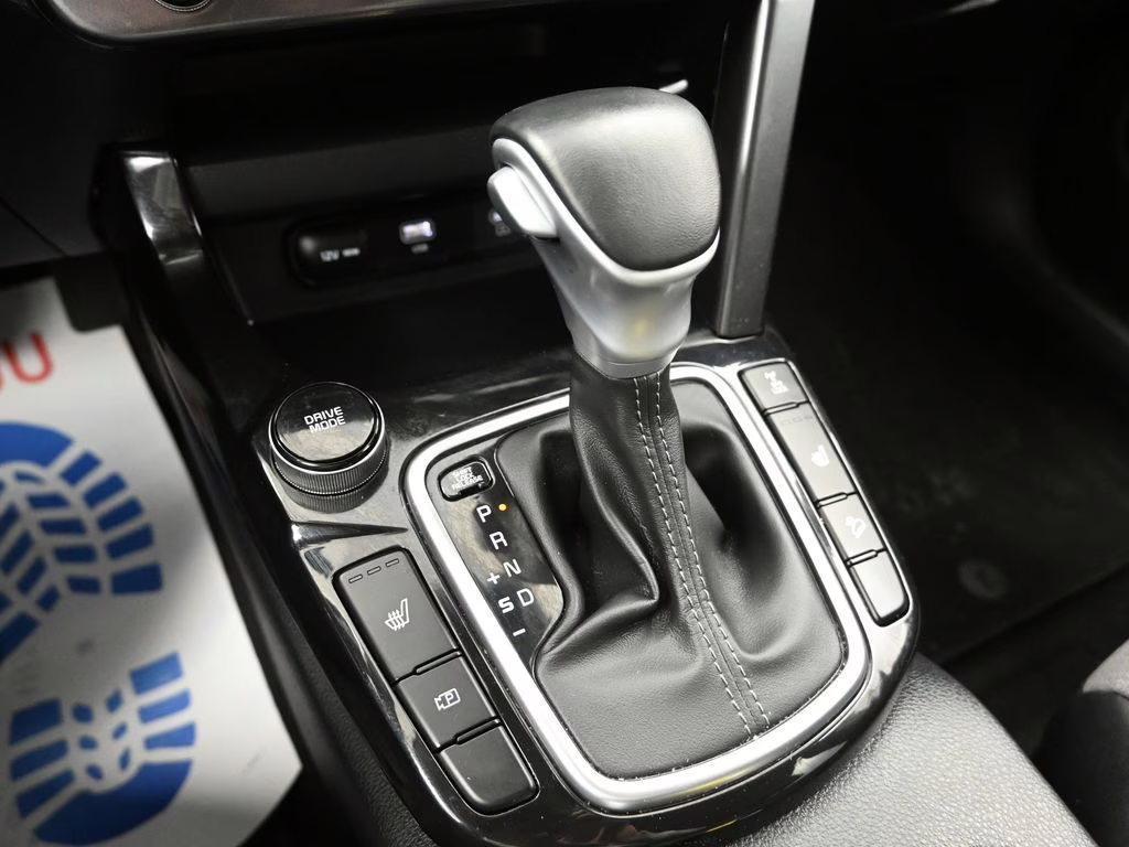 2024 Clear White/Black Roof Kia Seltos X-Line AWD SUV