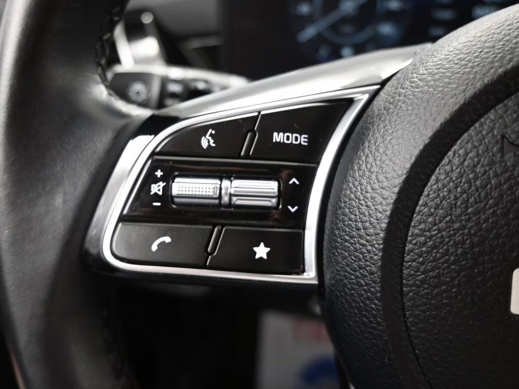 2024 Clear White/Black Roof Kia Seltos X-Line AWD SUV