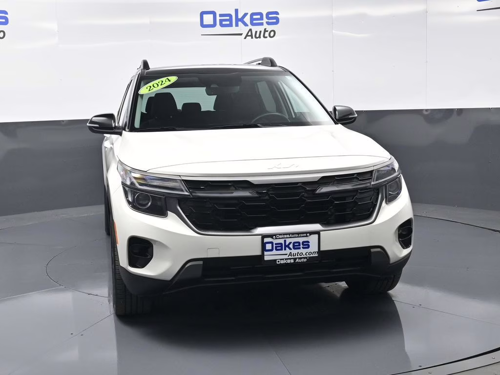 2024 Clear White/Black Roof Kia Seltos X-Line AWD SUV