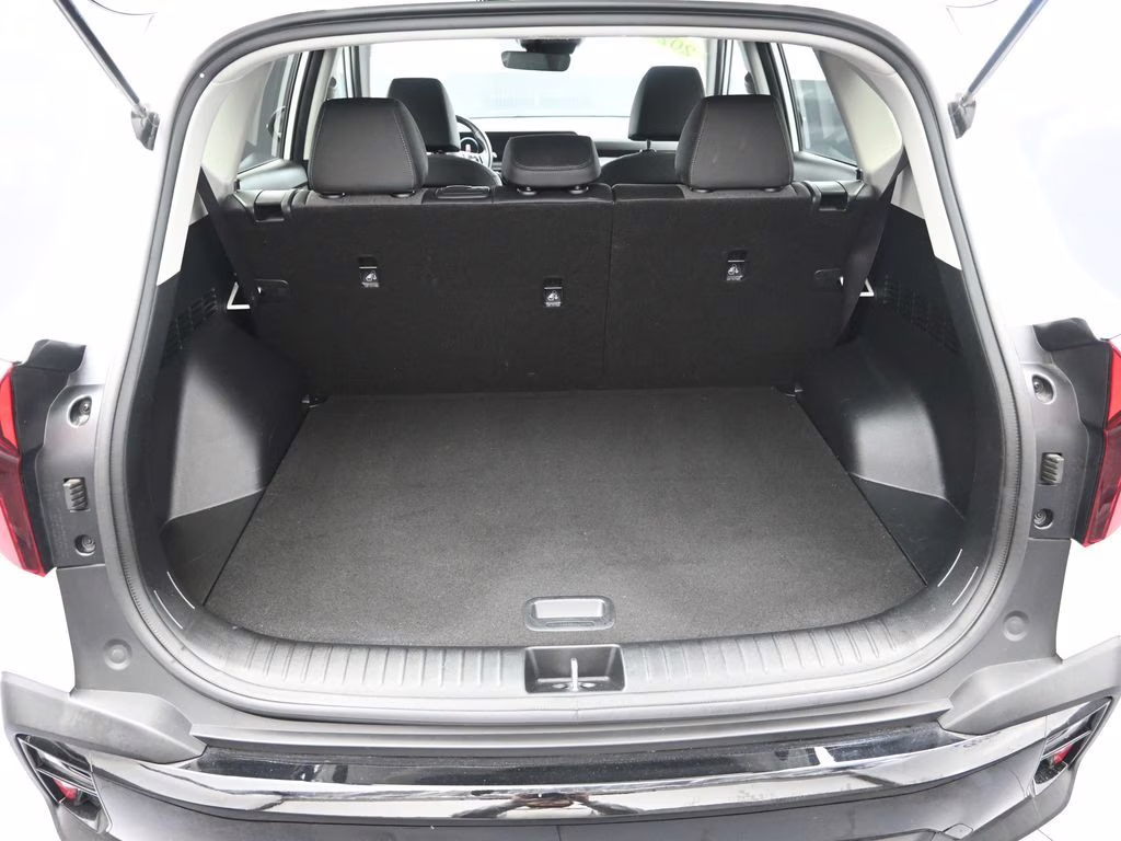 2024 Clear White/Black Roof Kia Seltos X-Line AWD SUV