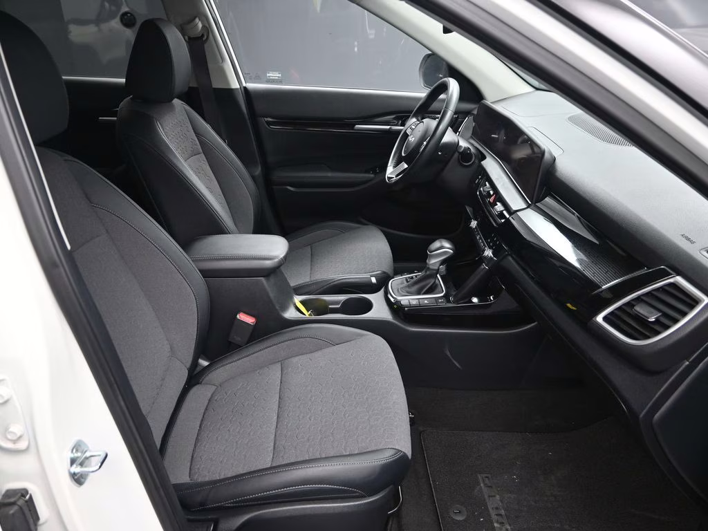 2024 Clear White/Black Roof Kia Seltos X-Line AWD SUV