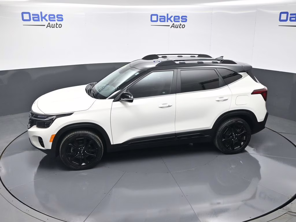 2024 Clear White/Black Roof Kia Seltos X-Line AWD SUV