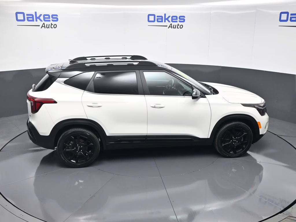 2024 Clear White/Black Roof Kia Seltos X-Line AWD SUV