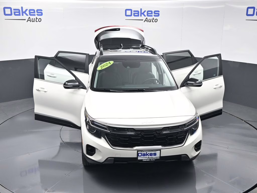 2024 Clear White/Black Roof Kia Seltos X-Line AWD SUV
