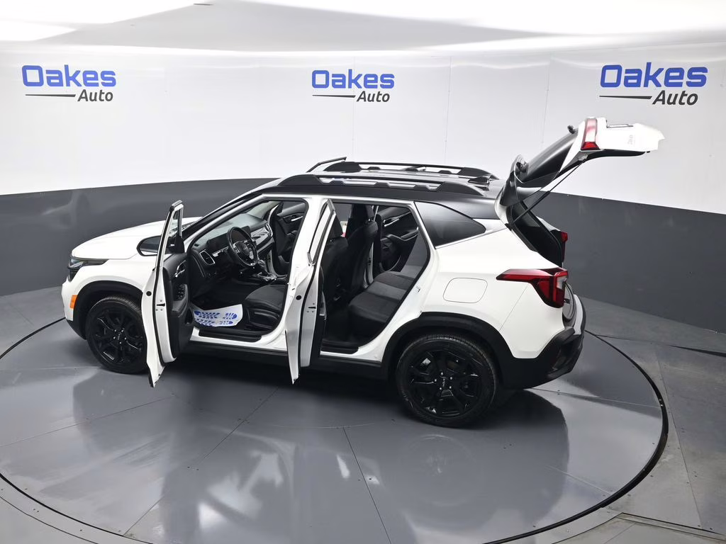 2024 Clear White/Black Roof Kia Seltos X-Line AWD SUV